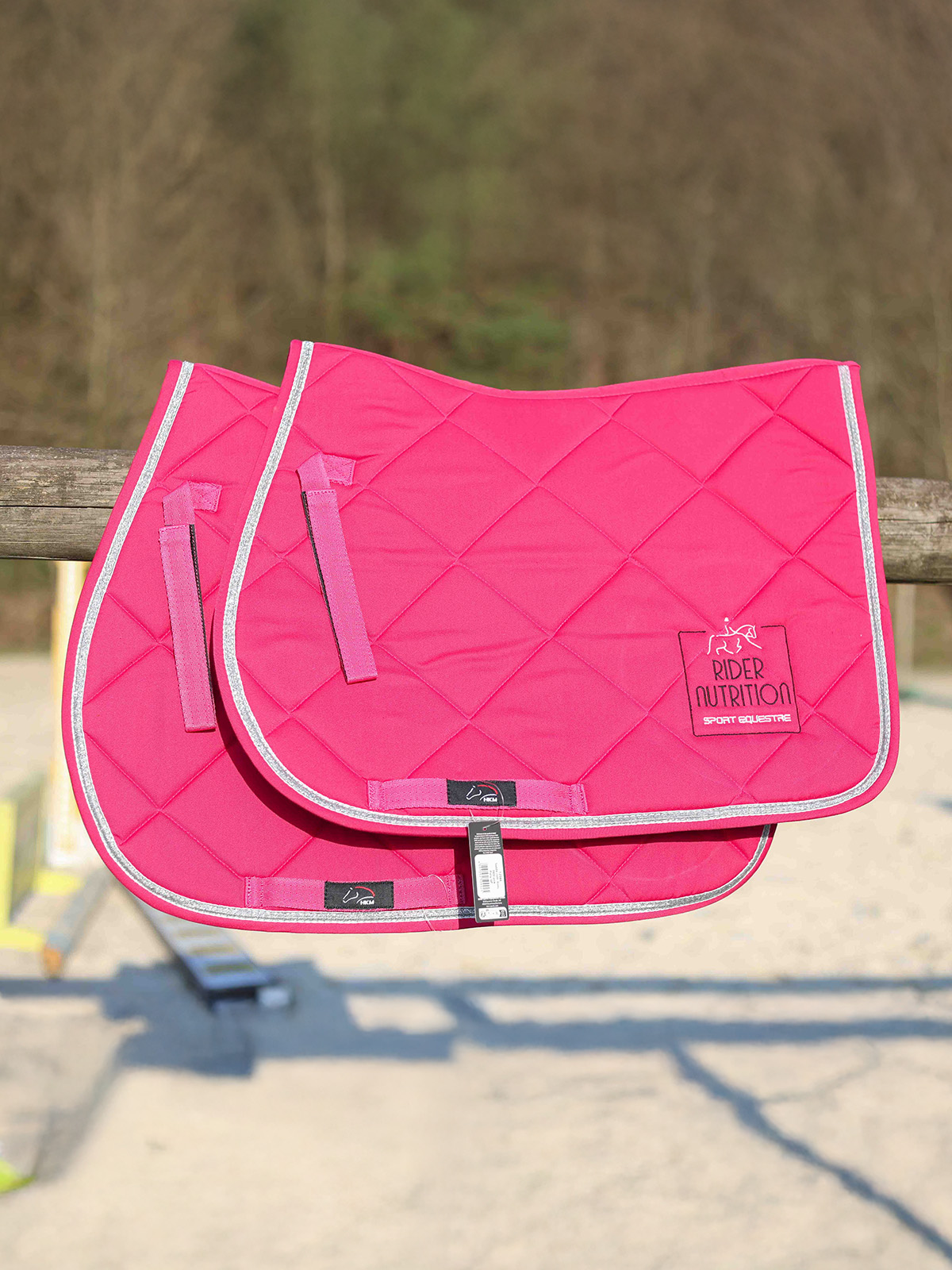 Tapis de selle polyvalent HKM brodé Rider Nutrition