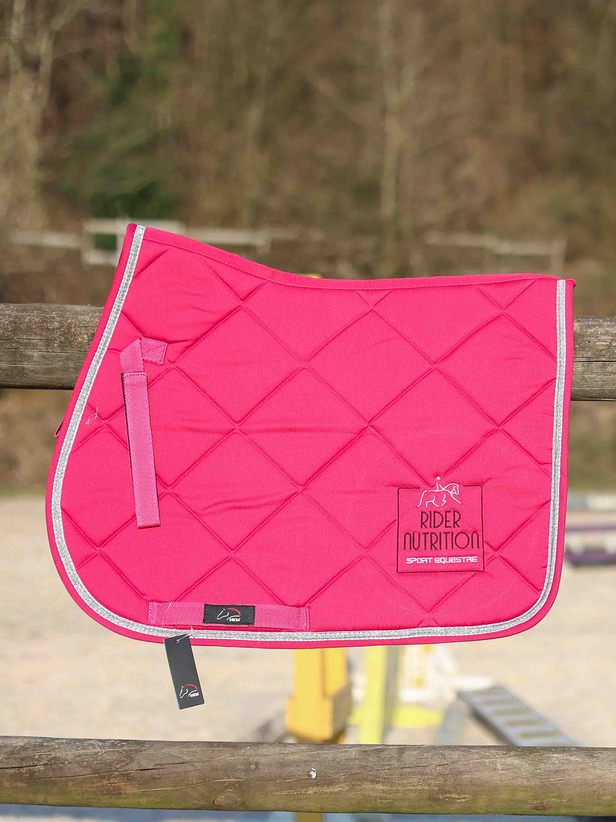 Tapis de selle polyvalent HKM brodé Rider Nutrition – Image 2