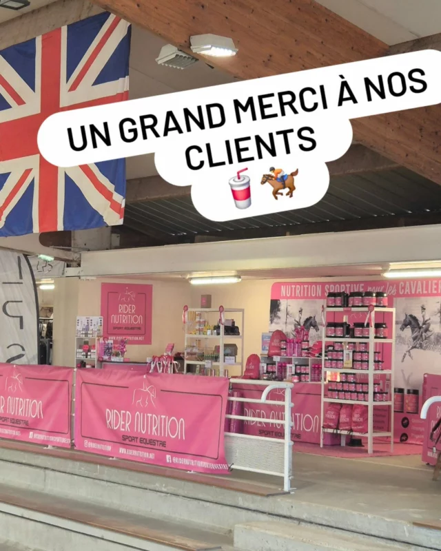 Un grand merci à tous nos clients (fidèles et nouveaux), ambassadeurs et "Teampink members" qui ont visité notre stand rose @ridernutrition 🩷🥤 pendant notre première apparition @poneyssouslespommiers !🎊

Un super accueil par les organisateurs et une ambiance au top pendant les 3 jours de concours. ✨️🙌

N'oubliez pas que vous pouvez toujours commander nos produits en ligne www.ridernutrition.net 📦🥤 et nous sommes contents de répondre aux questions que vous avez peut-être concernant vos préparatifs de concours cet été - Hydratation - Énergie - Anti-Stress -  Enchaînement des épreuves... etc

Continuez de ..."Feel Good, Ride More!" et profitez pleinement de votre passion !✨️🍀✨️🏇
Teampink Rider Nutrition with love !!! 🩷👌

#ridernutrition 
#nutritionsportive 
#bienetrecavalier 
#concoursequestre