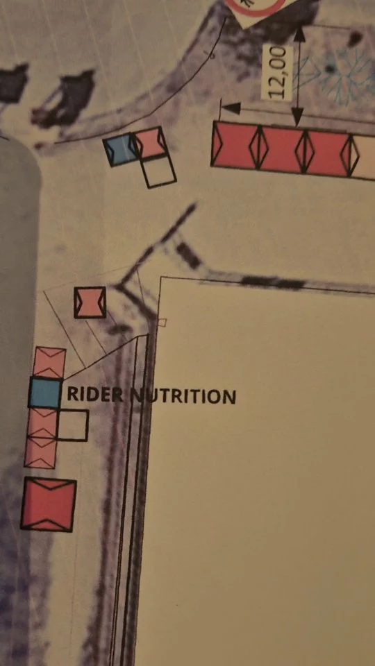 Les préparations commencent pour la mise en place de notre 1er stand @ridernutrition au 'Grand Tournoi Pony-Games' @ffequitation du 30 mai au 1er Juin 2025. 📦🩷🙌

La bonne présentation de nos produits et services 'en rose' est vitale... bien évidemment ! 🤗🩷💯

- Une Nutrition Sportive pour les cavaliers sera sur place pour la première fois @lamotte2025 !🥤🏇

#bienetrecavalier #ridernutrition #sportsnutrition #antistress #energie #endurance #recuperation ....

Un grand merci @brionymollyhorses / @brionymolly media pour son aide avec le 'design'👌🩷