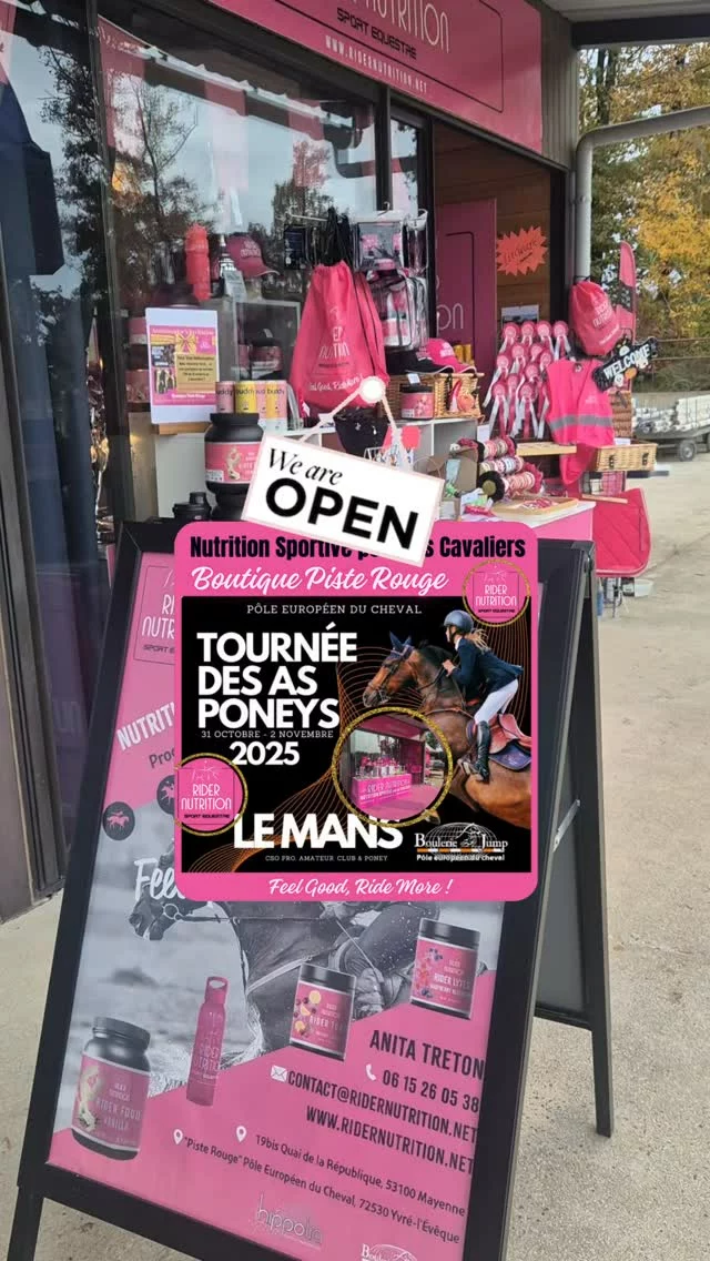 Boutique Piste Rouge @ridernutrition ouverte 9h - 17h30 du 31 octobre au 2 novembre TDA 🎃🥤@pole_europeen_du_cheval 

- Nutrition Sportive pour les cavaliers. 
- Degustation et conseils gratuit.
- Idées cadeaux 
@mercuria.charms @bracelet_crins 

Produits disponibles en boutique et en ligne. 

#ridernutrition #bienetrecavalier #ridernutritionsport #hydratation #energie #booster #antistress