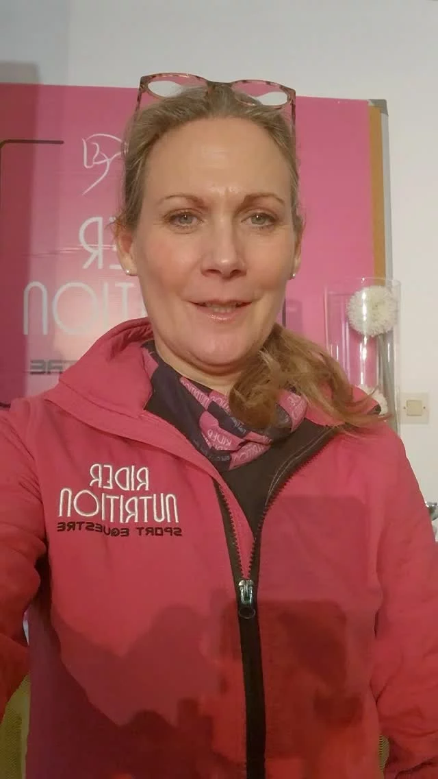 Bonjour à vous tous entre deux concours! 🏇🥤🏇

Un grand merci à nos clients et bravo à nos Ambassadeurs pendant le TDA @pole_europeen_du_cheval 💫💯

Les préparations s'enchaînent @ridernutrition pour @salon.cheval.angers ce weekend! 

À trés vite Hall C stand 428. 🥤🙌

#riderwellbeing #ridernutrition #salonduchevalangers #nutritionsportivepourlescavaliers #bienetrecavalier #nutritionsportive