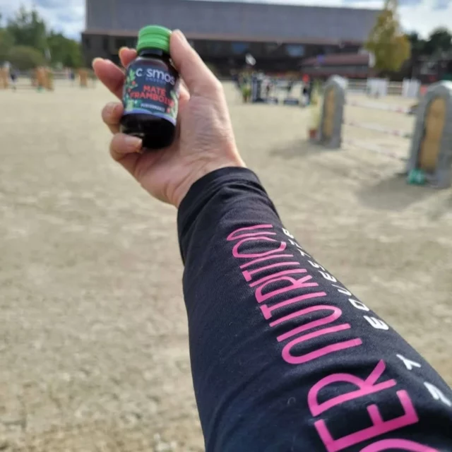 Un produit 'au top' pour Noël @ridernutrition et l'un de vos produits préférés de 2025 - Le Shot Energy Naturel pour les cavaliers nécessitant un booster ! 💫🎄...4hrs d'énergie pour célébrer les fêtes de fin d'année en pleine forme !!✨️

Disponible en trois saveurs. 🥭🍋‍🟩🍓

En boutique et en ligne www.ridernutrition.net 
Lien en bio 📦

#shoténergétique
#energie
#booster #ridernutrition