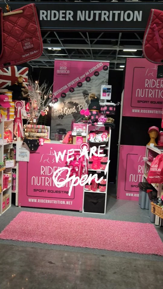 Nous sommes ouvertes 1ère journée @salonduchevaldeparis pour la première fois !💫
Stand Hall 6 C14 - Nutrition Sportive pour les cavaliers. 🥤🥤🥤
Venez nous retrouver !✨️🥤
Dégustation gratuite 😉

#ridernutrition #
#bienetrecavalier #nutritionsportivepourlescavaliers 
#antistress #hydratation