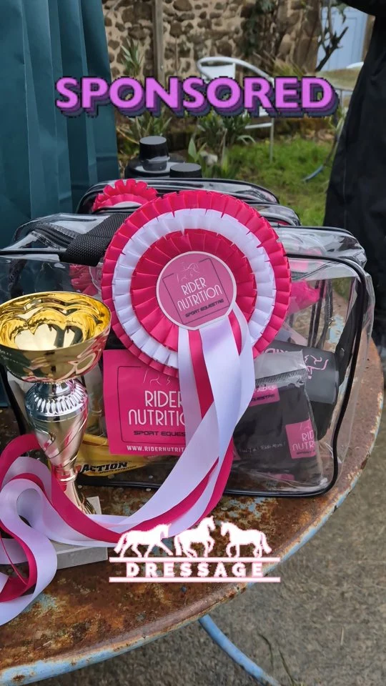 Journée de sponsoring chez nos prescripteurs @les_ecuries_du_grandmontgenard 🎄🎁💫

Bravo à tous ! ✨️💯

#feelgoodridemore #ridernutrition #bienetrecavalier #nutritionsportivepourlescavaliers