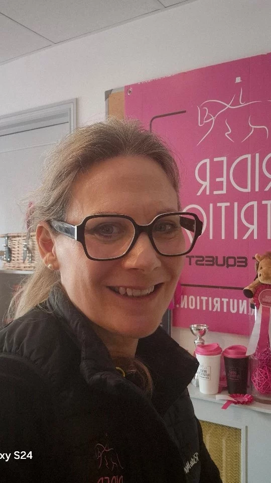 Nous sommes invités @pegasesellerie pour animer leur soirée d'anniversaire le 7 mars dans le Morbihan. 🥳🩷🥂 Un grand merci à Léane, Anna et @lorette.et.ses.ponettes pour cette opportunité.  À très vite ! 
HAPPY BUSINESS BIRTHDAY !

We're invited @pegasesellerie to animate their bithday evening celebrations on 7th March in the Morbihan. 🥳🥂🩷 Huge thanks to Léane, Anna and @lorette.et.ses.ponettes for this opportunity. See you soon! 
Happy Business Birthday !

#ridernutrition #ridernutritionanimations #nutritionsportive #nutritionsportivepourlescavaliers