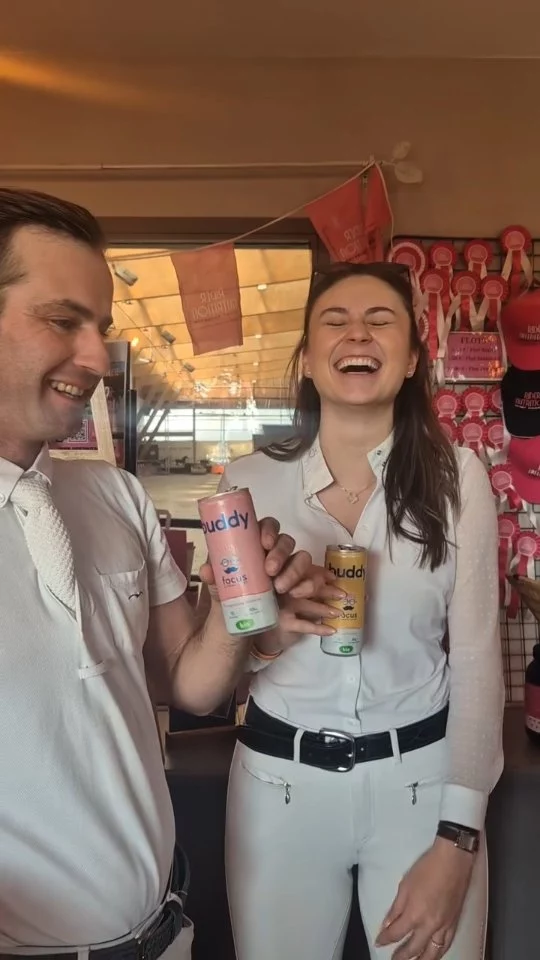 Dégustation @buddydrink.eu avec nos cavaliers CSI @ridernutrition @pole_europeen_du_cheval 
@felixjarry ✨️🇨🇵 @allegrapeardon ✨️🇺🇲 

Our international showjumpers @ridernutrition tasting @buddydrink.eu at the CSI @pole_europeen_du_cheval @felixjarry ✨️🇨🇵 @allegrapeardon ✨️🇺🇲

#ridernutrition #riderperformance #sportsnutritionforriders #showjumping #csi