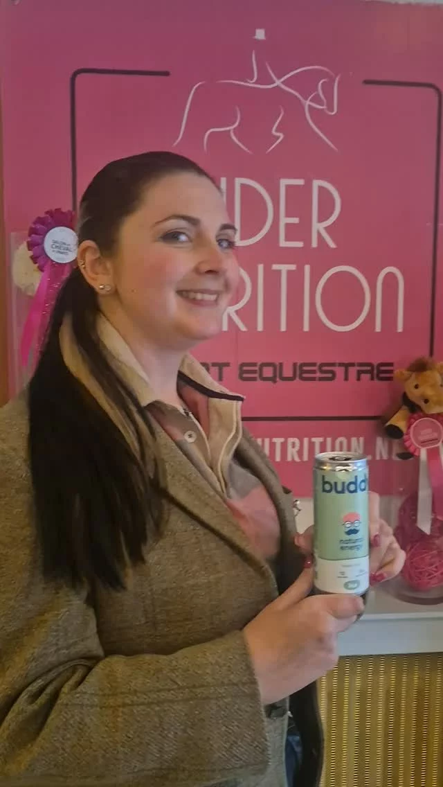 Nouveau saveur Buddy Boisson énergisante disponible - Yerba Mate (Thé Vert). ✨️🍯
@brionymolly

- 100% naturelle 
- Sans édulcorants artificiels 
- Pour un vrai coup de booster
- Sans ingrédients douteux 

Disponible en 4 saveurs naturelles et rafraîchissantes. 

New flavour Buddy Energy Drink out now - Yerva Mate (Green Tea).✨️🍯

- 100% naturel
- Without artificial colouring
- For a real enery boost
- Without unhealthy ingredients 

Available in 4 naturel and refreshing flavours.

#buddyboisson #ridernutrition #energydrinks
#nutritionsportivepourlescavaliers