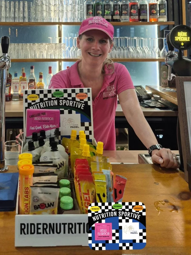 Nous sommes fiers @ridernutrition d'être le fournisseur en Nutrition Sportive @lemans.padel 🫶🥤 Une sélection saine et variée est proposée dès aujourd'hui au club house:

- Électrolytes - Shots énergétiques - Barres Sportives - Boissons, Purées et Gels Énergisants ...

Venez découvrir notre boutique @ridernutrition au Grand Hall @pole_europeen_du_cheval pour plus d'informations, dégustations et conseils gratuits. 

🇬🇧
We're so proud @ridernutrition to become the Sports Nutrition supplier @lemans.padel 🥤🫶 As from today we propose a healthy and varied selection in the Club House : 

- Electrolytes - Energy Shots - Bars - Sports drinks, Purées and Gels ...

@dorinerabas

#ridernutrition #pádel #lemans #nutritionsportive