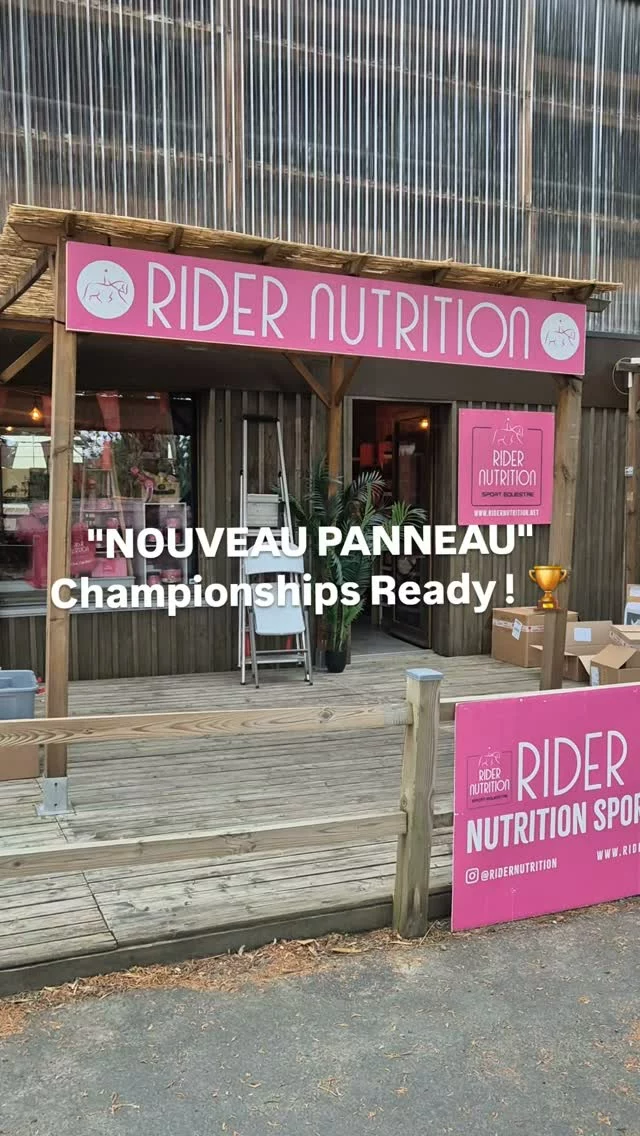 Nouveau panneau installé boutique @ridernutrition prêt pour les Championnats. 🩷🏆
#championshipsready @pole_europeen_du_cheval