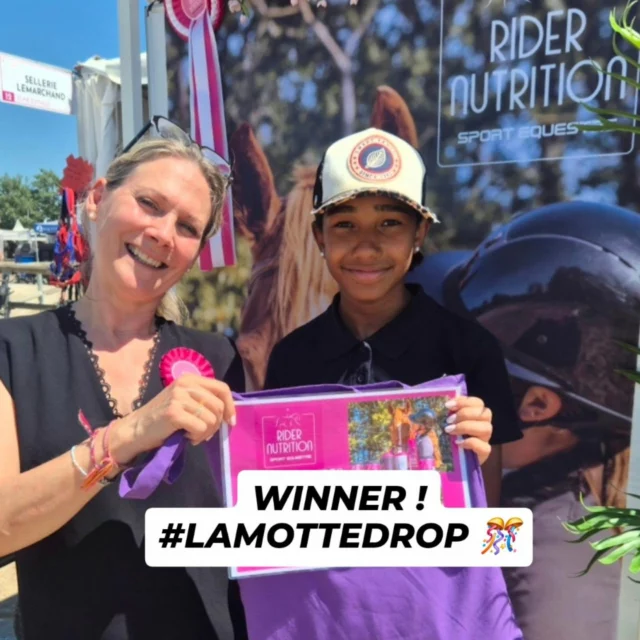 Félicitations à notre gagnante jeux concours #LAMOTTEDROP @generali.opendefrance et un grand merci aux organisateurs @romane.galaxierp et @djou_riding nos influenceuses top ! 🎊🩷🎊🩷

🇬🇧
Congratulations to our game winner #LAMOTTEDROP @generali.opendefrance abd huge thanks to our organisers @romane.galaxierp
et @djou_riding top influenceusers. 🎊🩷🎊🩷

jad.poney
#ridernutritionanimations
#ridernutrition
#nutritionsportivepourlescavaliers