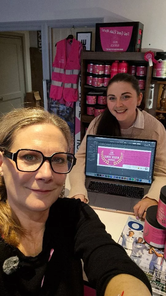 Nous travaillons @brionymolly media sur un "re-looking"  de nos étiquettes pour tous nos produits. ✨️

Nous avons choisi 'une couronne de laurier' pour souligner le rôle important @ridernutrition comme "Leaders" en Nutrition Sportive pour Cavaliers.🏆 Nos futurs étiquettes seront bilingue en anglais et en français, pour le marché international. 🌍

We're working @brionymolly media on a re-looking project for all our product labels. ✨️

We've chosen a 'Laurel Wreath' design, to outline the importance of @ridernutrition as the "Leaders in Sports Nutrition for Equestrians".🏆 Our future labels will be bilingual, featuring details in English as well as French for the international market.🌍

#ridernutrition #nutritionforequestrians #nutritionsportivepourlescavaliers 
#sportsnutrition #relooking